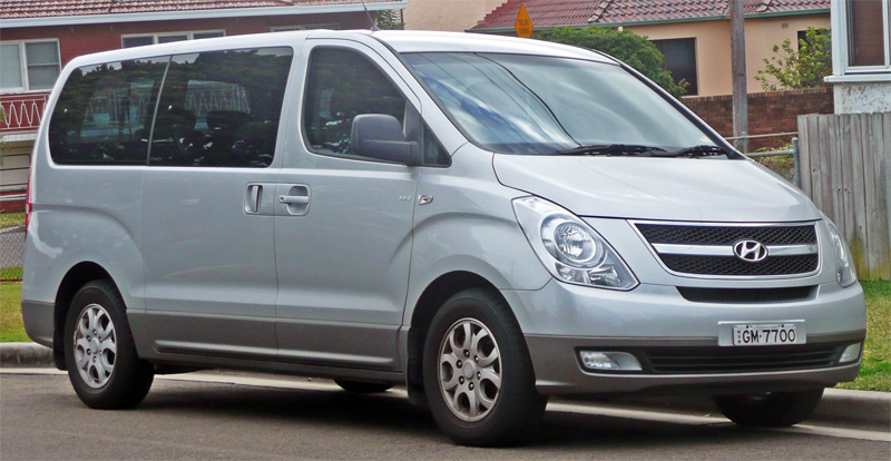 „2008-2010 Hyundai iMax (TQ-W) van 01“ von OSX - Eigenes Werk. Lizenziert unter Gemeinfrei über Wikimedia Commons