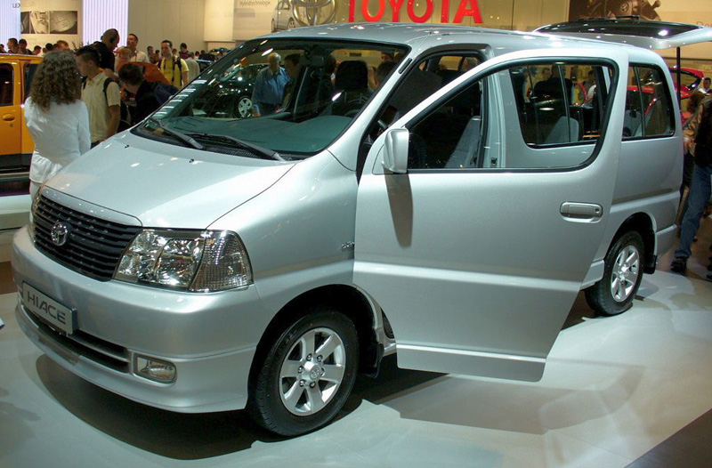 "Toyota Hiace 2007" by Thomas doerfer - Oma teos. Licensed under CC BY-SA 3.0 via Wikimedia Commons -